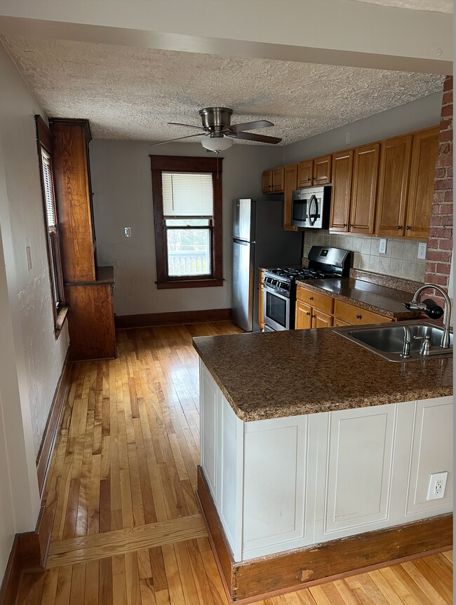 15 Maple St Unit 2nd Floor, New York Mills, NY 13417