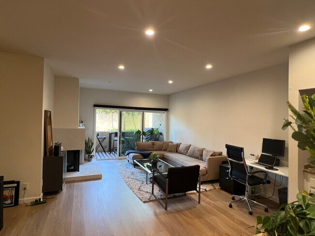 8180 Manitoba St unit 116, Playa Del Rey, CA 90293 - photo 3