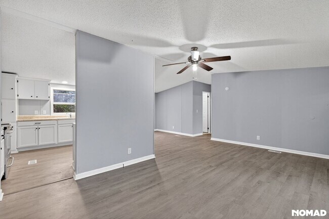 5431 Pembrooke Dr, Granite Falls, NC 28630 - photo 7