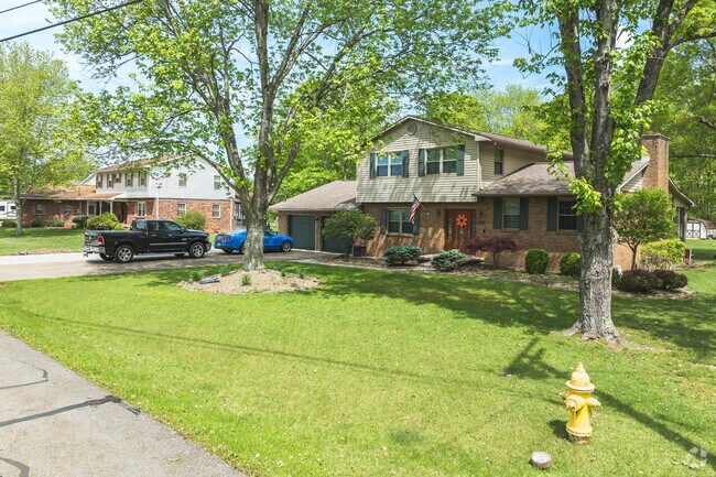 There are many different home style options along the streets of Mineralwells.