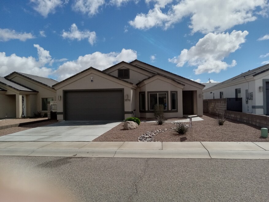 3570 N Kenneth Rd, Kingman, AZ 86409 - photo 1
