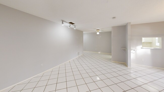 Terrace Park of Five Towns unit 206, Saint Petersburg, FL 33709 - photo 2