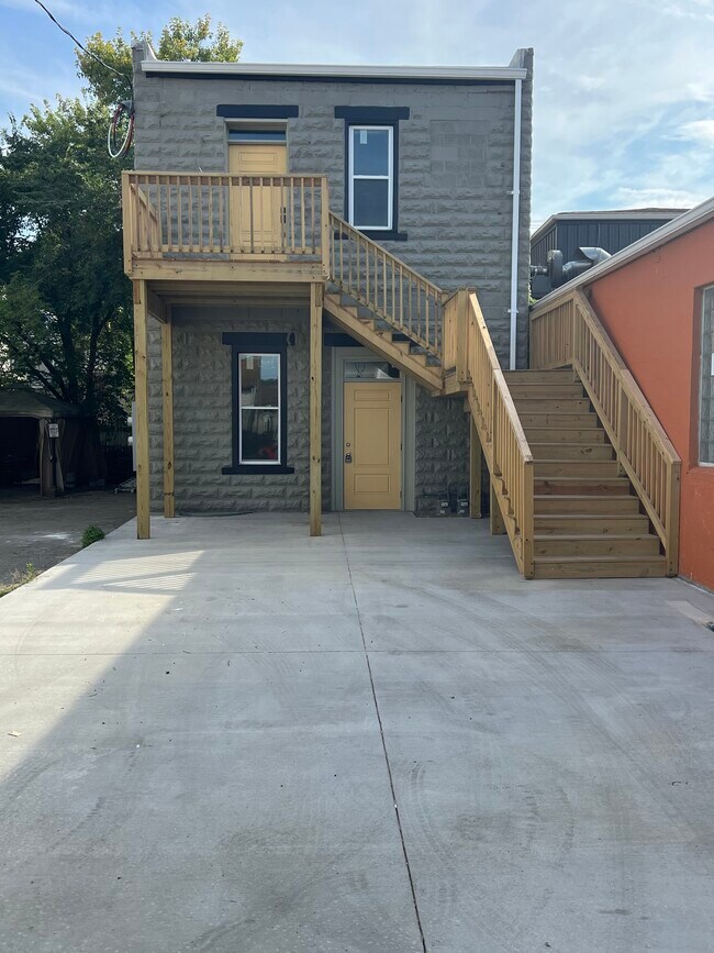 1231 Pennsylvania Ave unit Floor-2, Monaca, PA 15061 - photo 3