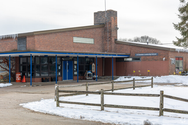 Main entrance of Lippitt Elementary School in Warwick, Rhode Island.
