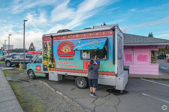 Tacotento food truck in South Hillsboro serves up fresh, authentic Mexican favorites.