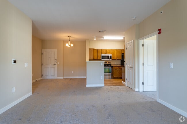 Timberwood Commons, Lebanon, NH 03766 - photo 4