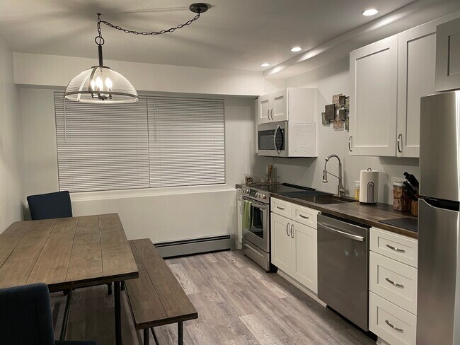 1038 S Knollwood Dr unit 1038 Lower, Saukville, WI 53080 - photo 5