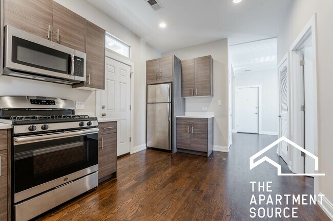 2945 W Diversey Ave unit 2, Chicago, IL 60647 - photo 3