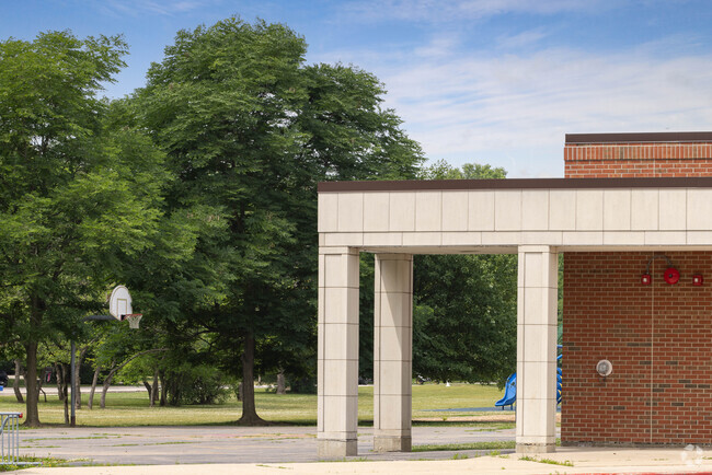 Pleasant Ridge Elementary School cultivates a supportive learning atmosphere.