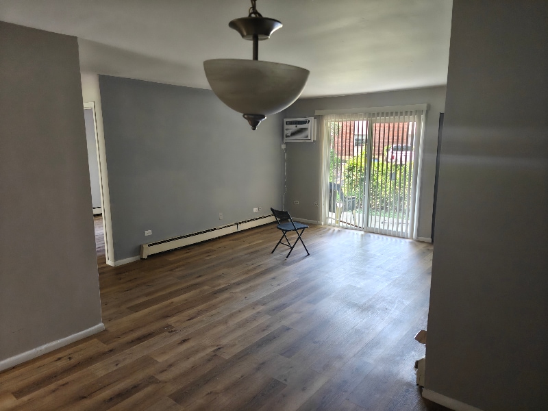 2208 W Nichols Rd unit C, Arlington Heights, IL 60004 - photo 1