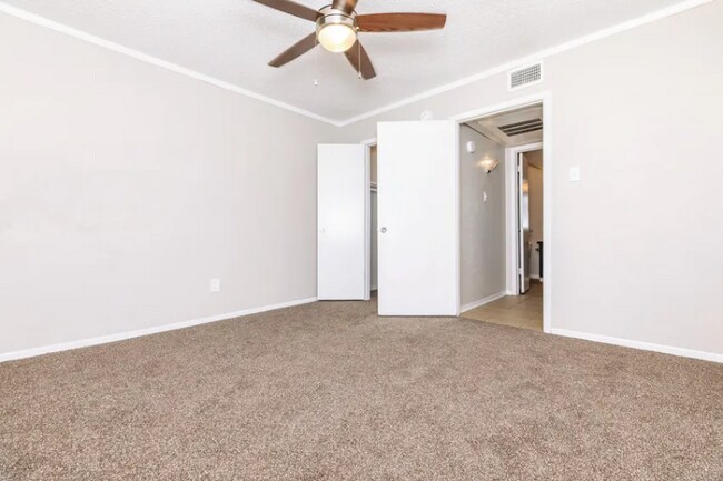 4645 Ocean Dr unit F-23, Corpus Christi, TX 78412 - photo 6