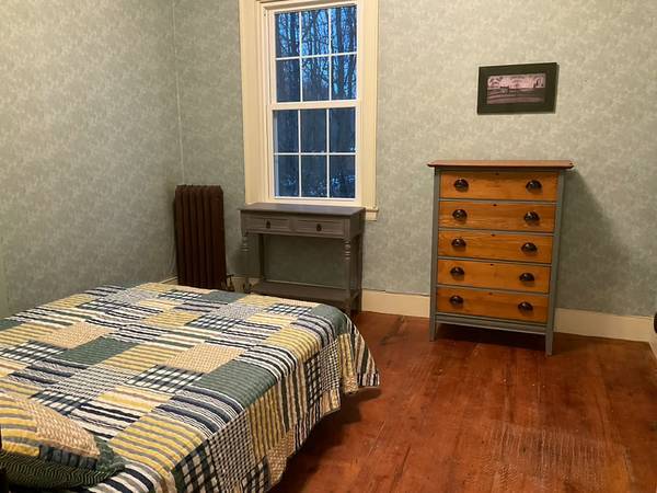 Medium Bedroom