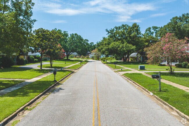 Malibar Heights homes are situated on spacious lots.