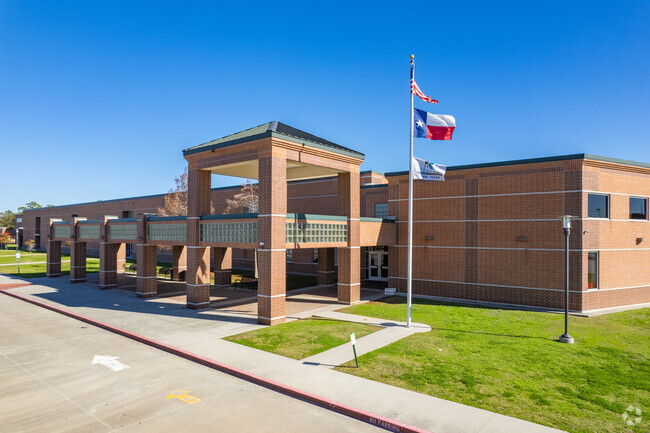 Ulrich Intermediate School, Rankings & Reviews - Homes.com