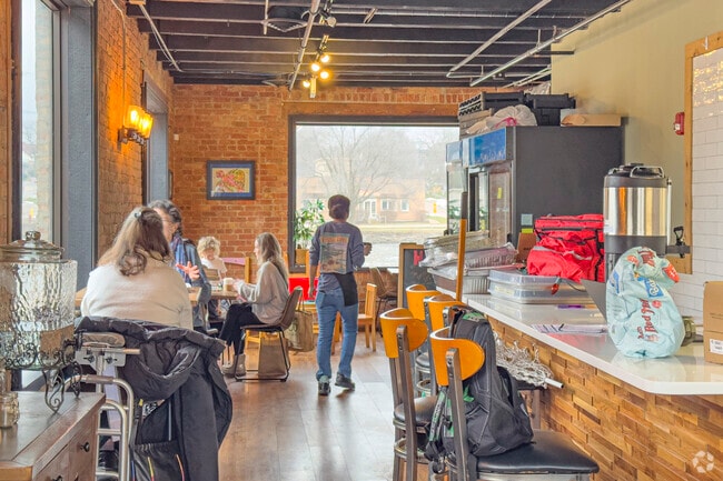 Plenty of great places for food and drink are located in Valley View.