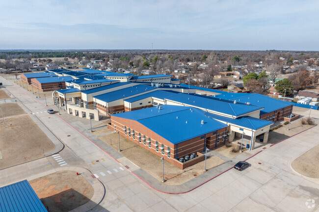 Choctaw Middle School makes sure each student is ready for college.