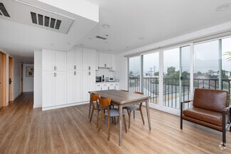 1431 W 37th St, Los Angeles, CA 90018