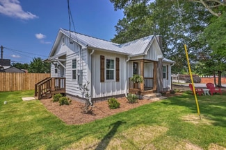 107 Robinson Ave, Carrollton, GA 30117