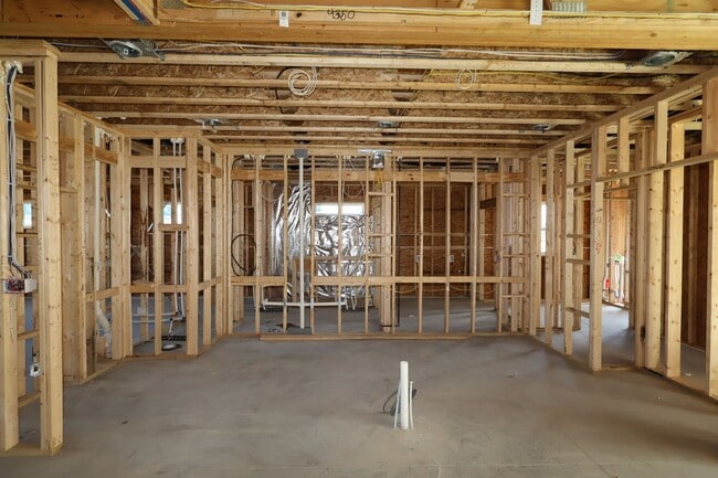 6952 Corsican Loop N, Hilliard, OH 43026 - photo 4