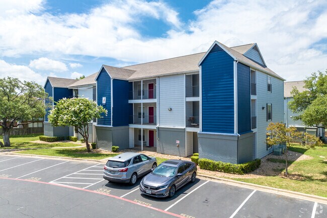 Example of multifamily housing in The Lakeside at Lake Georgetown Neighborhood.