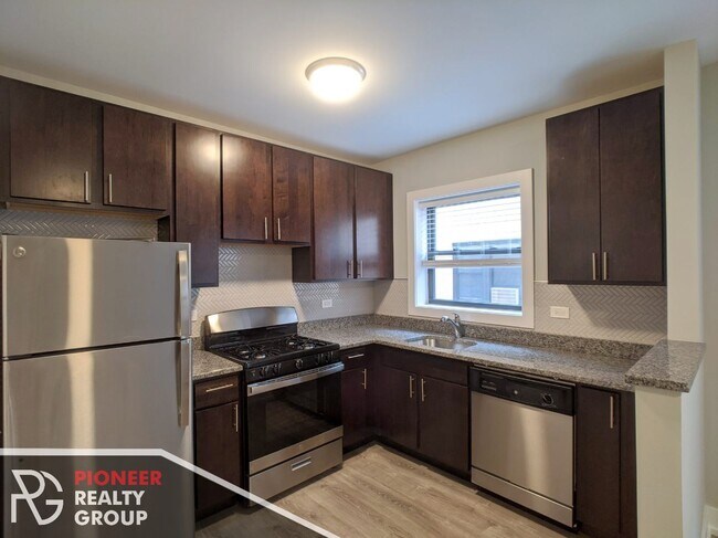 711 W Brompton Ave unit 705-29, Chicago, IL 60657 - photo 5