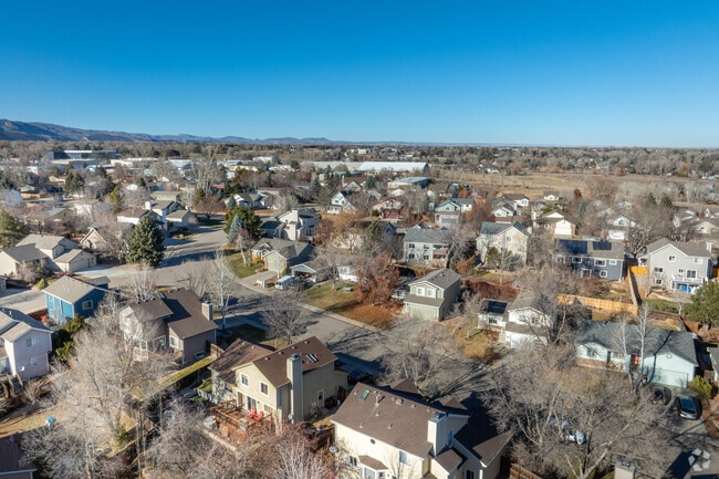 Huntington Hills is close to other outdoor amenities like the Fossil Creek Reservoir.