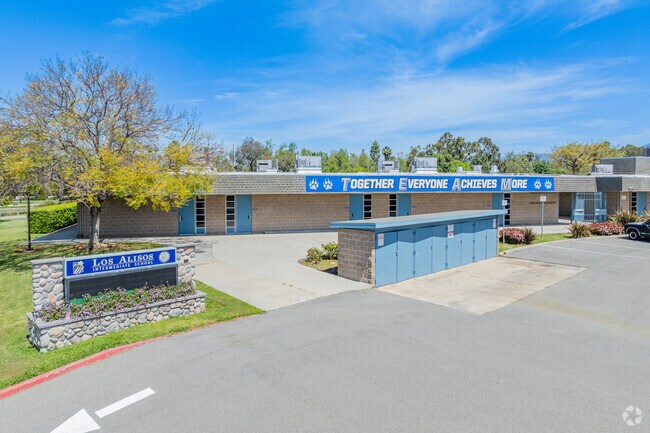 Los Alisos Intermediate School is an accomplished school serving Mission Viejo students.