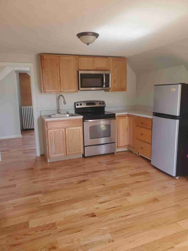 106 Hampshire St Unit 3, Auburn, ME 04210