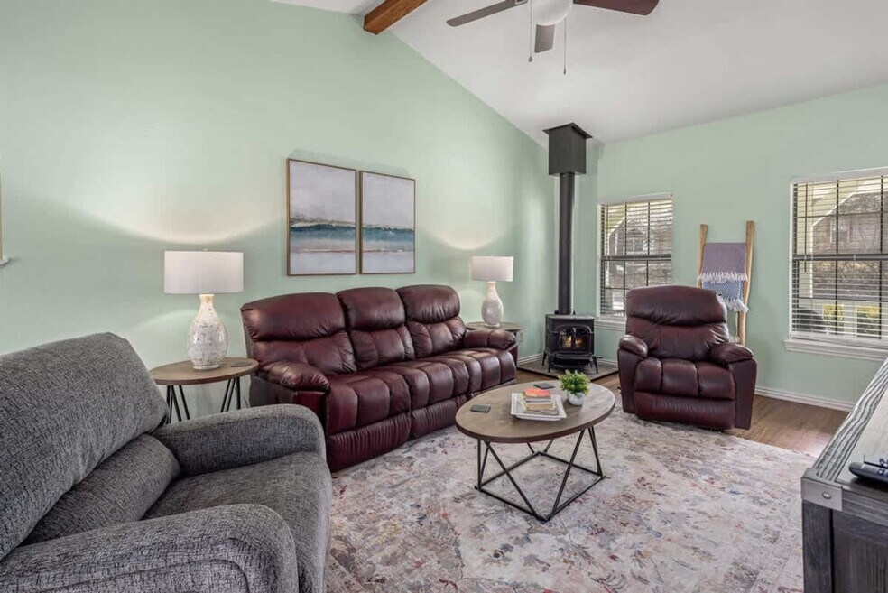 2110 W Loren Cir unit ID1241309P, Fayetteville, AR 72701 - photo 1