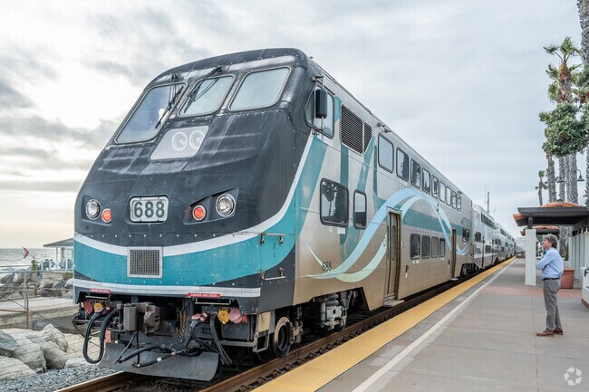 ​The San Clemente Metrolink Station, located near the Marblehead neighborhood, provides convenient commuter rail service along the Inland Empire-Orange County and Orange County lines, connecting residents to greater Southern California.