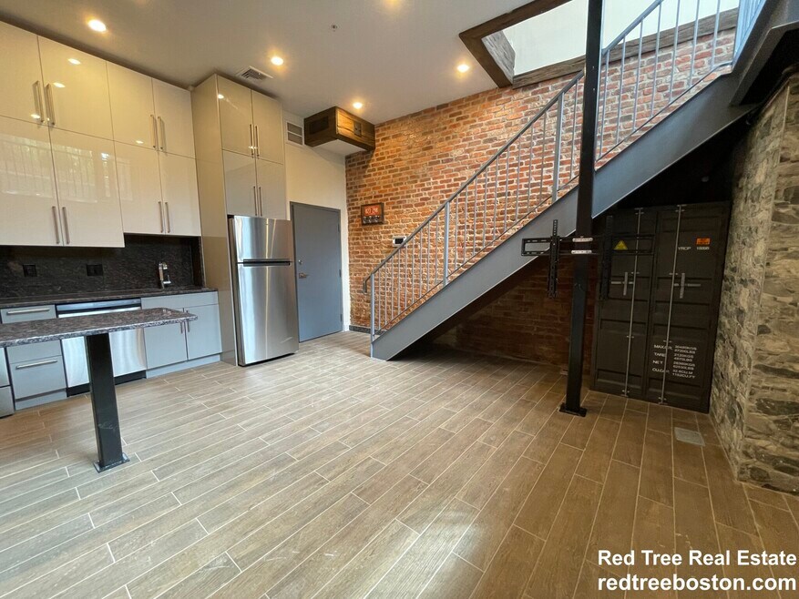 1030 Commonwealth Ave unit 102, Boston, MA 02215 - photo 1