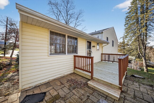 203 Sumner Ave, South Abington Township, PA 18411 - photo 5