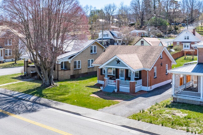 Rows of bungalows are typical of the housing options found in Pulaski.