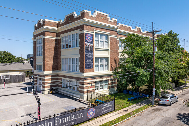 Benjamin Franklin Middle School serves students in 6th through 8th grade.