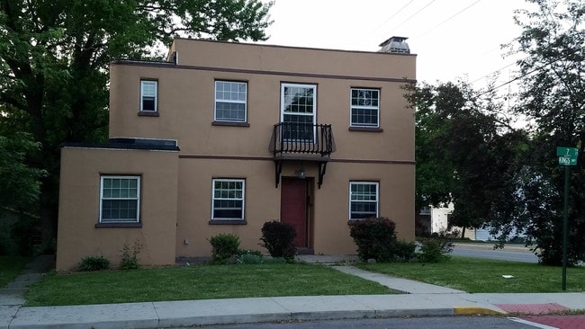 313 7th St., Winona Lake, IN