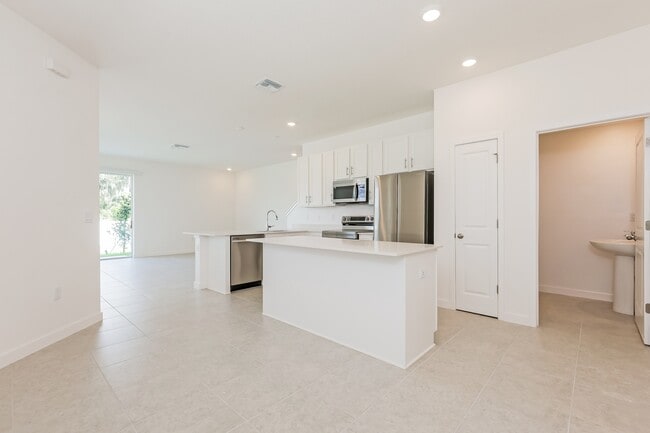 1472 Tristar Dr, Plant City, FL 33563 - photo 7