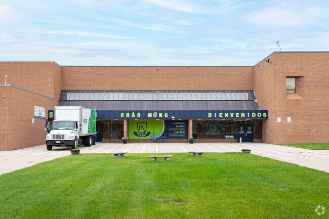 Bear Valley International is an IB World School with a grade of B- on Niche.