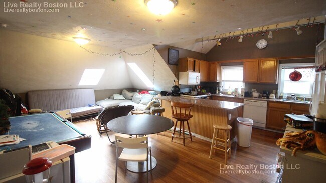 42 Brainerd Rd unit 3, Allston, MA 02134 - photo 3