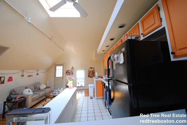 1678 Beacon St, Brookline, MA 02445 - photo 6