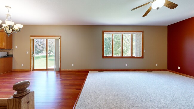 4445 Fallgold Pkwy N, Brooklyn Park, MN 55443 - photo 2