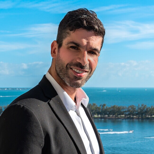 Agent Photo
