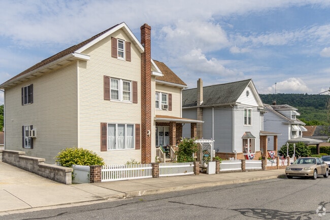 Colonial-inspired homes are prominent in Park Crest.