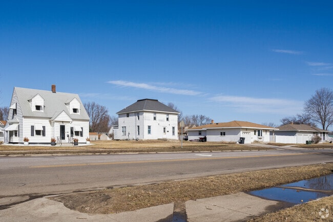 Colonial and Cape Cod style homes can be located in certain parts of Marshall.
