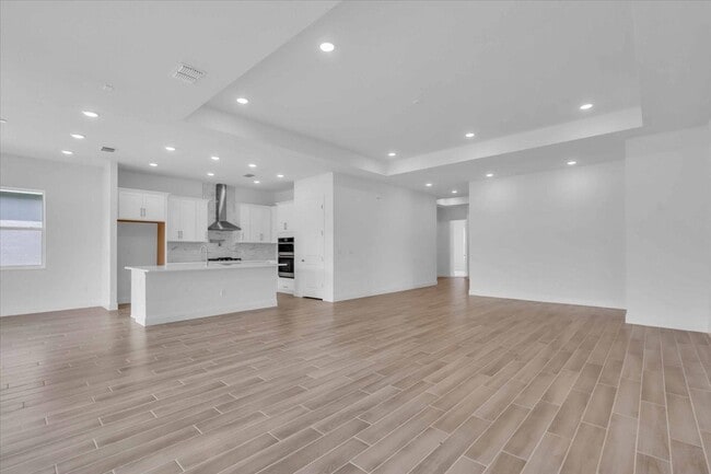 2515 Wise River Ln, Zephyrhills, FL 33541 - photo 4