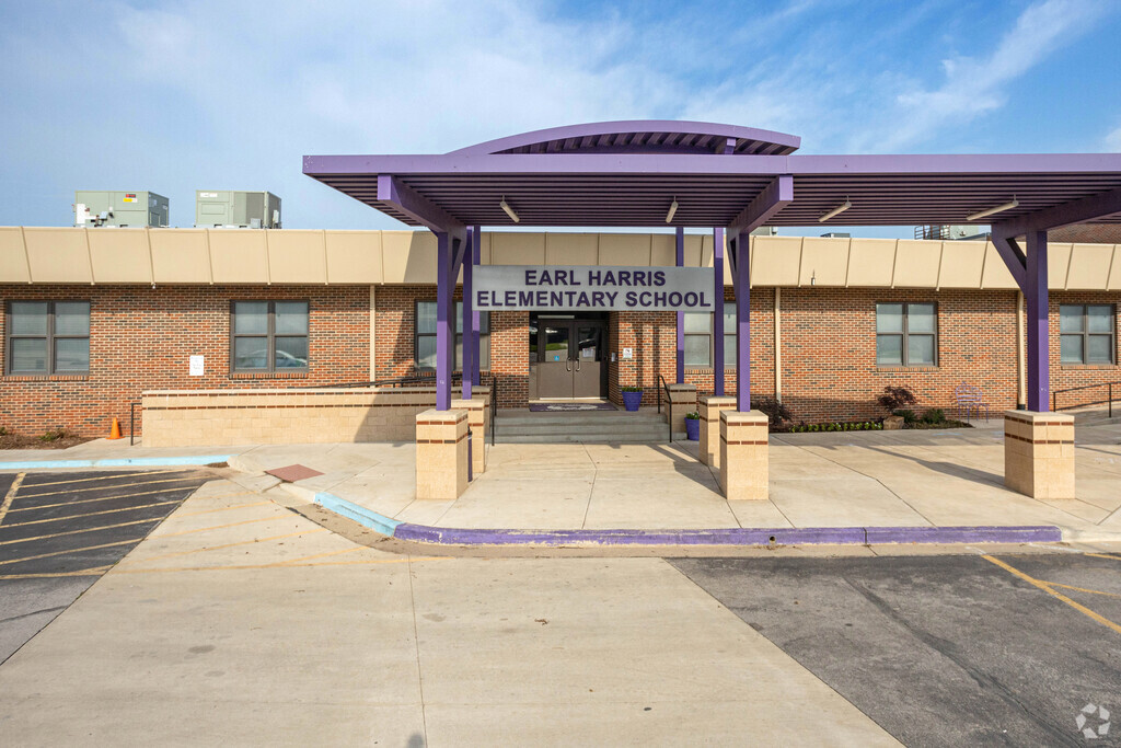 Parents have the option to choose from many different school, one of them being Earl Harris Elementary School.