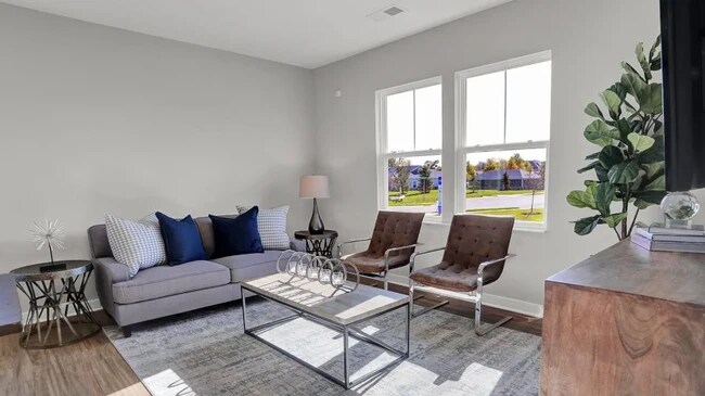 7633 Marin Pkwy, Cumberland, IN 46229 - photo 4