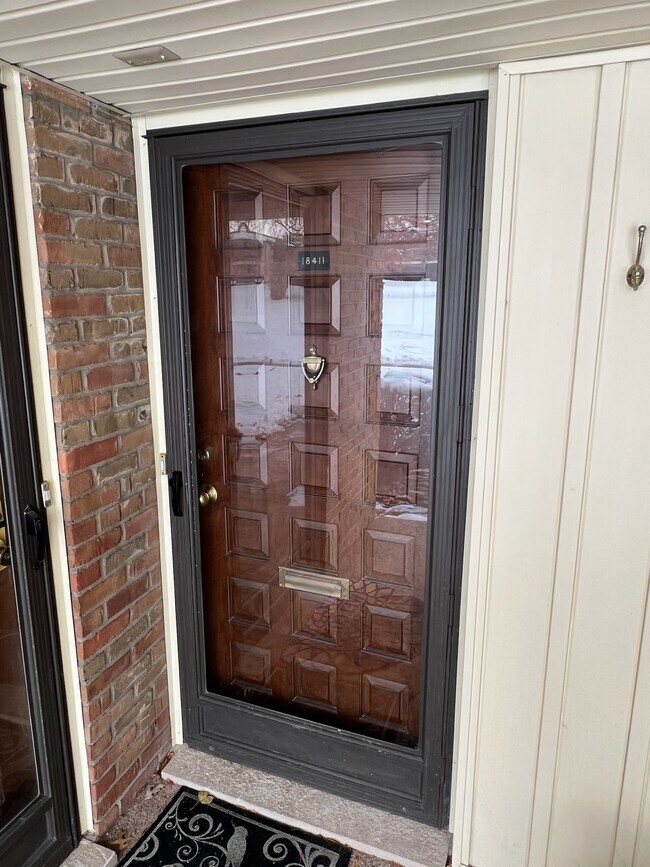 18411 University Park Dr unit 18411 University Par, Livonia, MI 48152 - photo 3