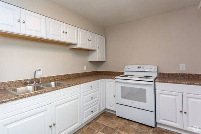 Peak 1535 on South 8th Street, Colorado Springs, CO 80905 - photo 3