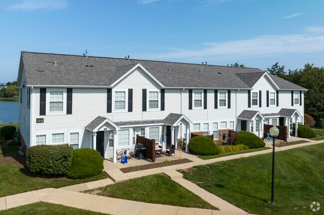 Many different styles of duplex homes exist around the areas of Fox Valley.