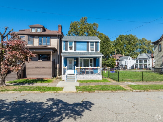 You will see that Wheeling Island has smaller colonial-style homes throughout most areas.